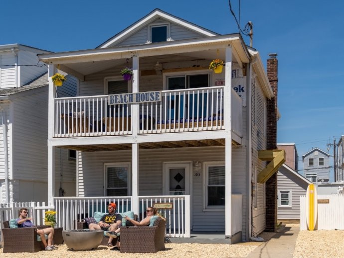 30 Farragut Ave Seaside Park, NJ 3 bedroom sleeps 8  Unit #2 $3,00week