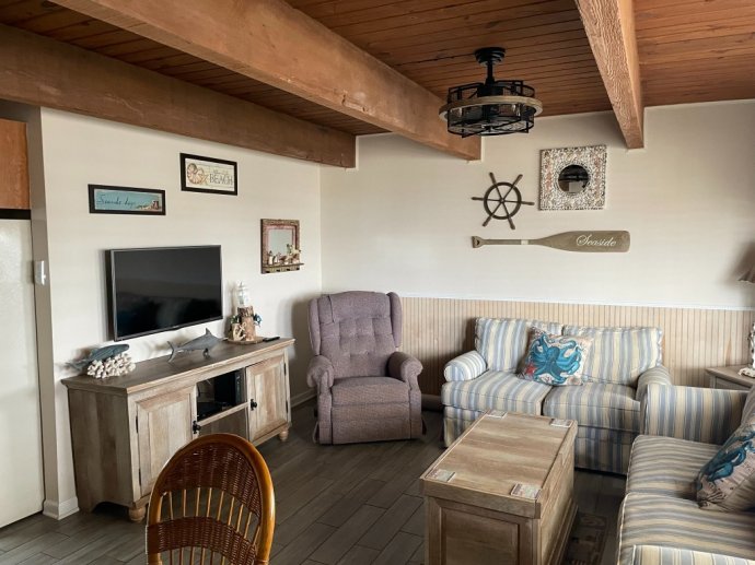 Beachy Condo, one block from the Ocean! (Seaside Park, NJ)